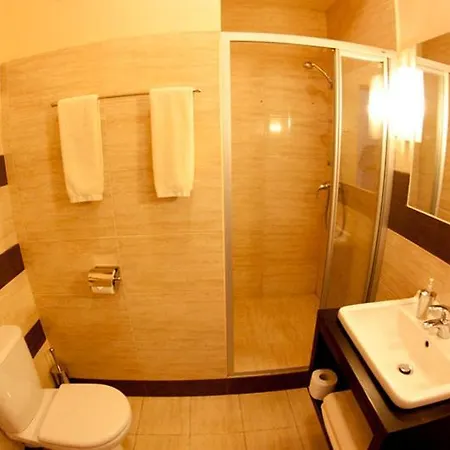 Bedrooms 3 Maja 15a 罗兹