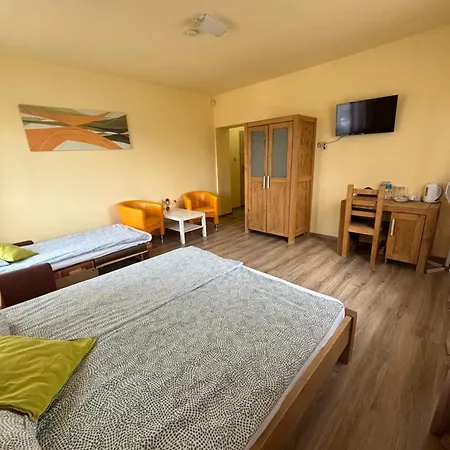 Δωμάτια σε οικογενειακή κατοικία Bedrooms 3 Maja 15a