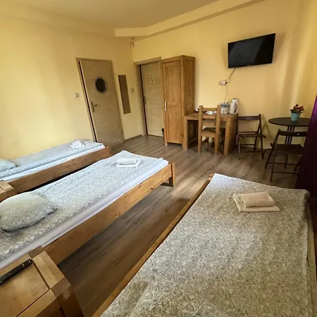Bedrooms 3 Maja 15a * Lodž