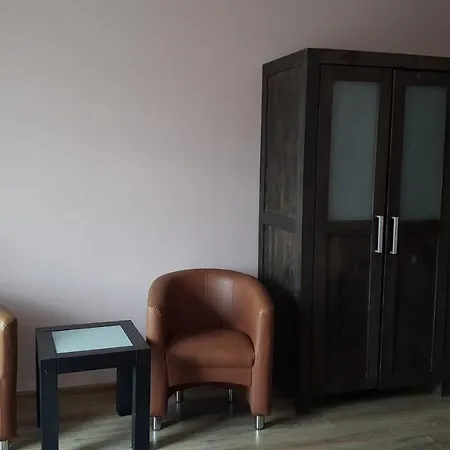 Δωμάτια σε οικογενειακή κατοικία Bedrooms 3 Maja 15a