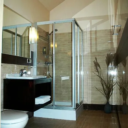 Δωμάτια σε οικογενειακή κατοικία Bedrooms 3 Maja 15a