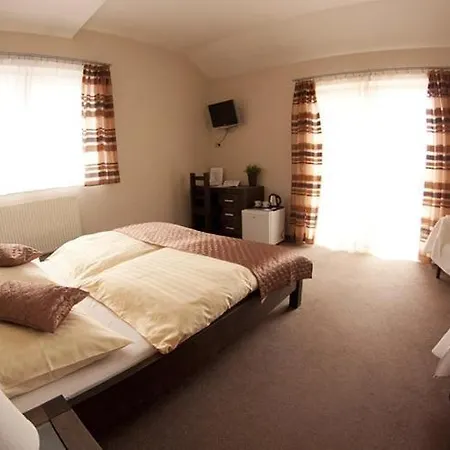 Bedrooms 3 Maja 15a Ubytování v soukromí *