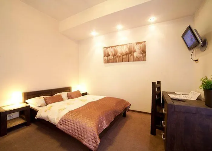 Bedrooms 3 Maja 15a Łódź